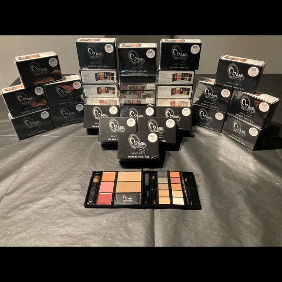 Makeover essentials bundle - Picture 3 of 14